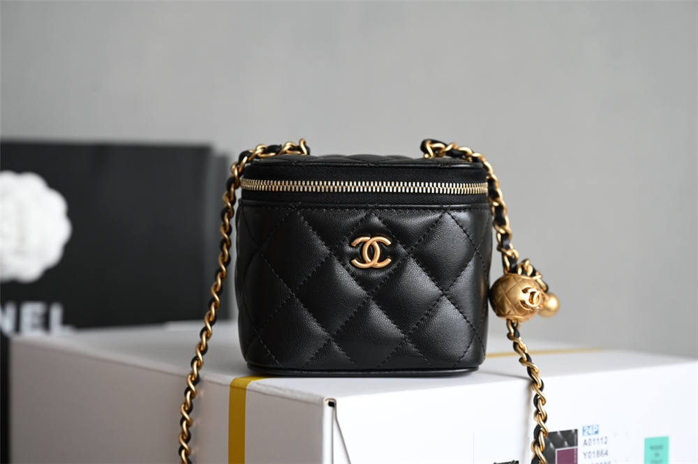 Chanel Vanity case mini 11x8.5x7cm 2025 new 